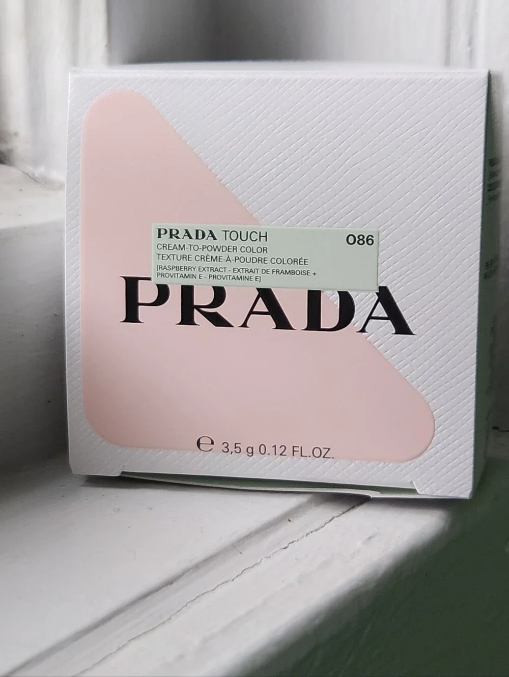NIB PRADA TOUCH CREAM TO POWDER SOFT BLUR LONG WEAR BLUSH IN PEACH